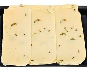 Avanti Cheddar Cheese Slices with Olives 150 gr per pack